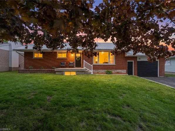 212 Hamilton Dr, Clearview, ON L0M 1S0