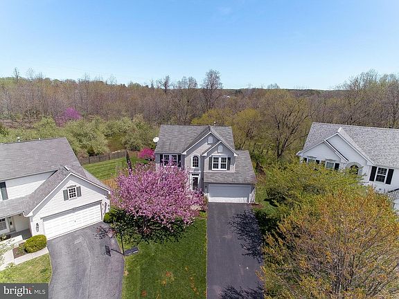 2nd image of 18 Indian Grass Ct