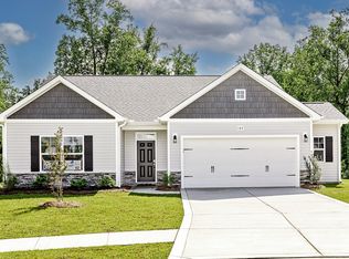 102 Ironbark Dr, Raeford, NC 28376