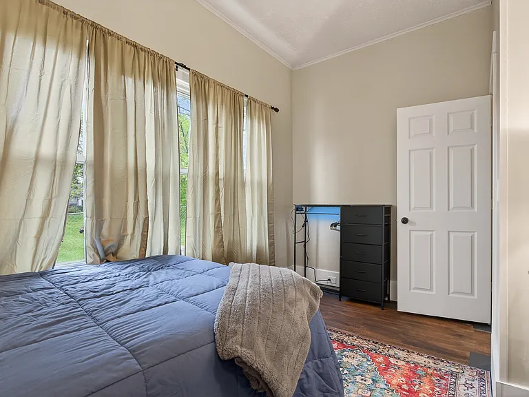 700 Broadway Ave NW #1 — Photo 14