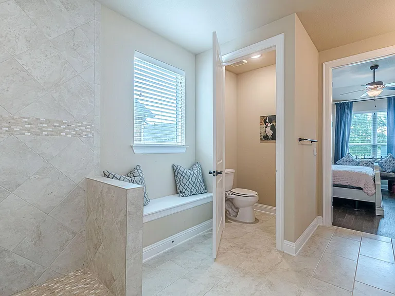 115 Laughing Pear Cv — Photo 26