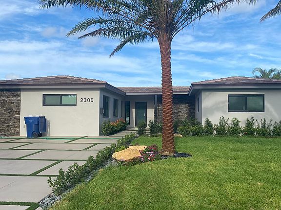 2nd image of 2300 NE 18th Ave #1