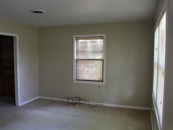 3rd image of 1712 Ryan Ave