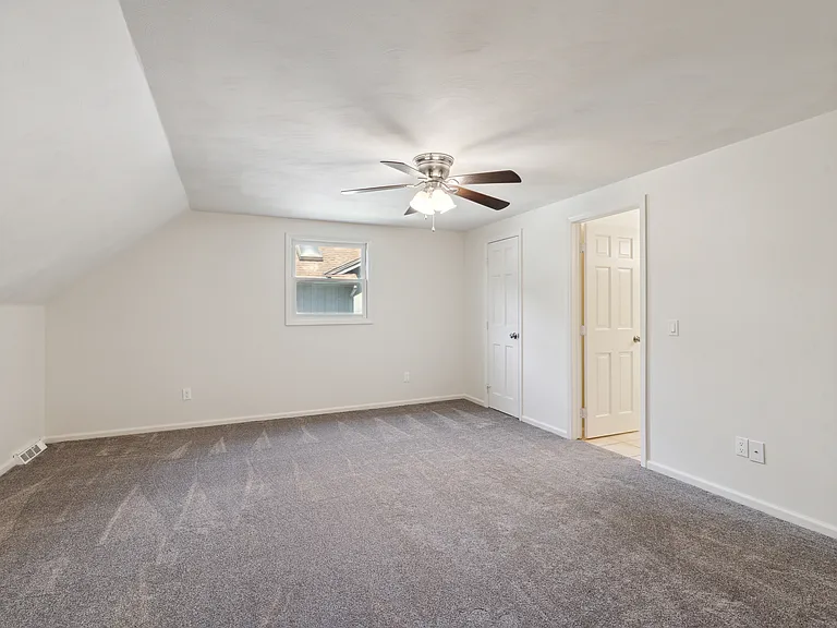 2410 Wealdstone Rd — Photo 46