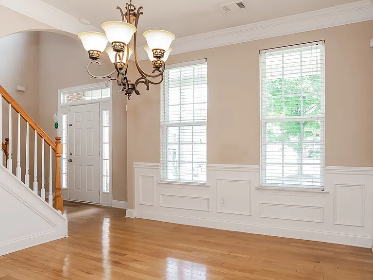 10023 Montrose Dr NW — Photo 5