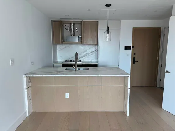 208 Delancey Street image 5 of 22