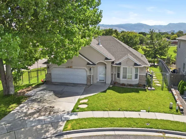 1971 W Floisand Cir, Salt Lake City, UT 84116