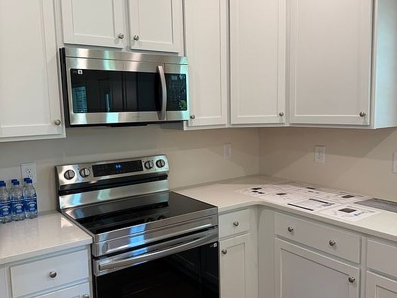 3rd image of 100 Centennial Ln