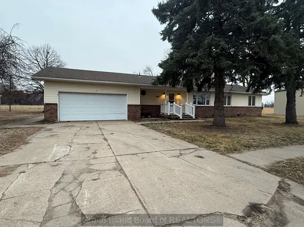 3619 Palomino Pl, Grand Island, NE 68801