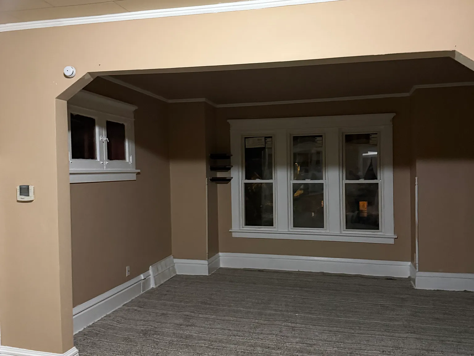 3 bed, 900 sqft, $1,550 — Photo 1