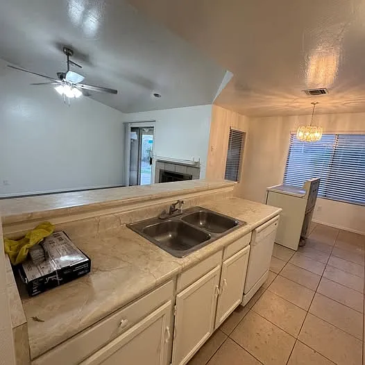 8016 W Vermont Ave — Photo 15