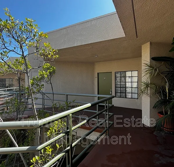 412 N Kenwood St #304 — Photo 24