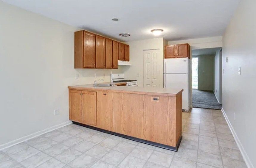 1st image of 1525 Amherst Manor Dr #4559e8215