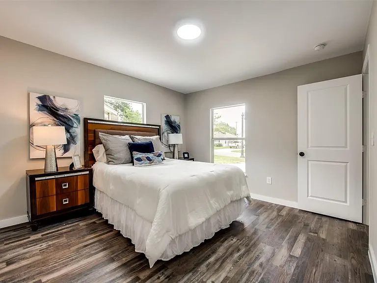 2617 Ryan Ave — Photo 8