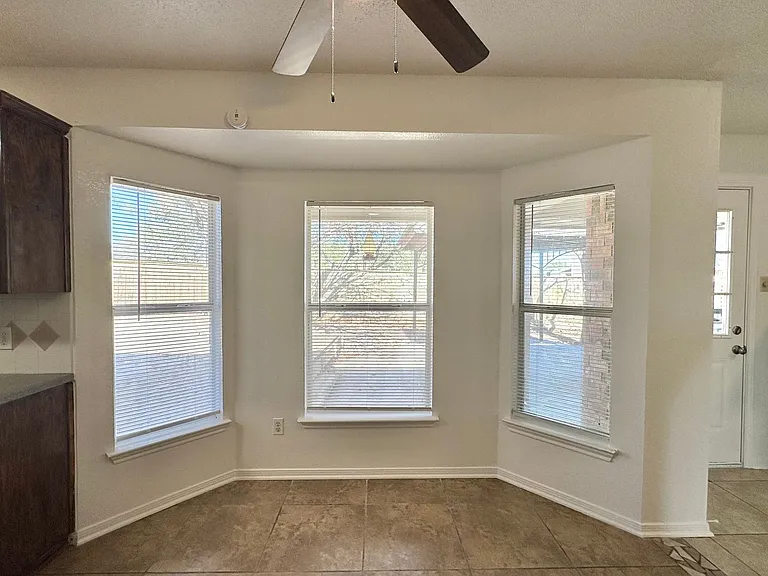 3004 Sundown Ln — Photo 12