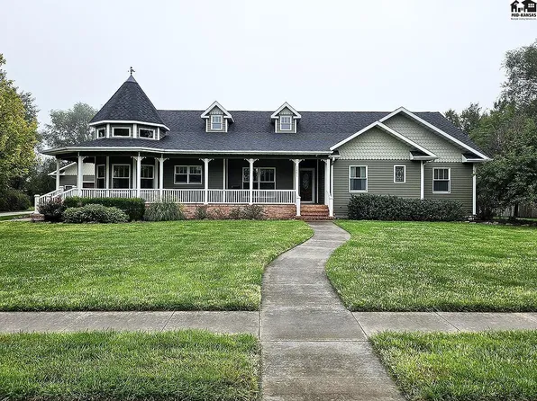 121 W Grove St, Canton, KS 67428