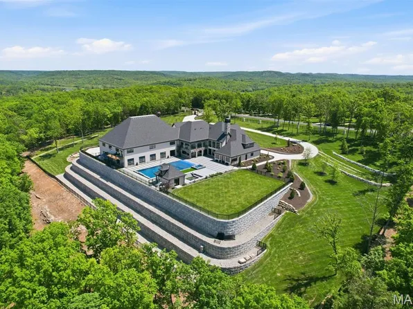 300 Ridgecrest Dr, Saddlebrooke, MO 65630