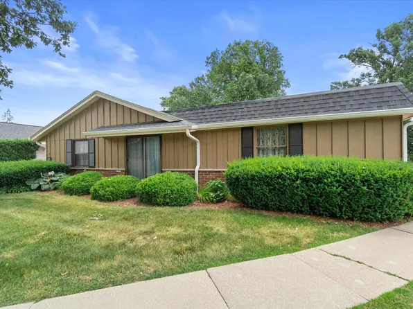 5228 Woodbridge LANE S S #5228, Milwaukee, WI 53221