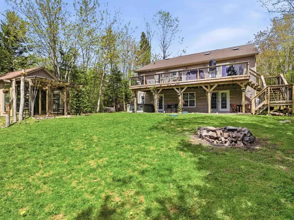 30 Chater Dr, Westphal, NS B2Z 1J3
