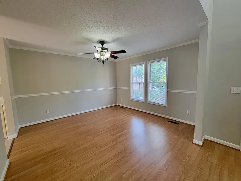709 Cattail Cir — Photo 8
