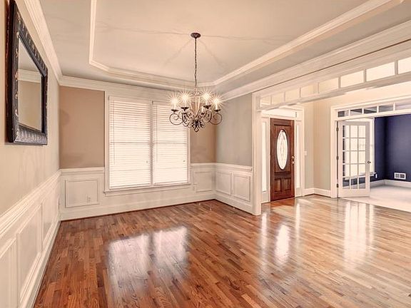 5th image of 2938 Pine Orchard Dr