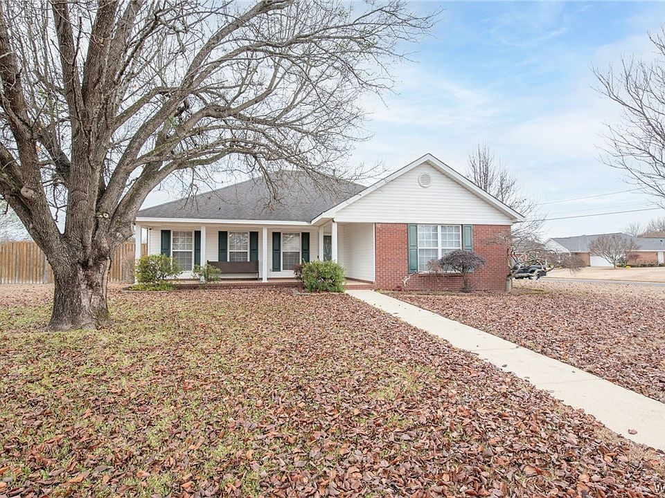 1st image of 2551 Magnolia Park Cir