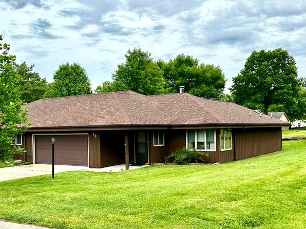 4 Pinecrest Rd APT D, Boonville, MO 65233
