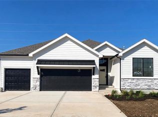 19326 Skyview Ln, Spring Hill, KS 66083