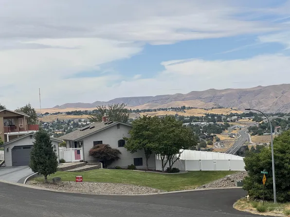 411 Valley Vista Blvd, Lewiston, ID 83501
