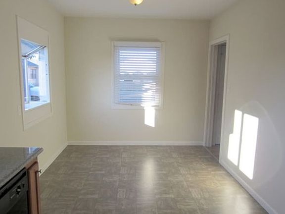 3rd image of 539 Springs Rd