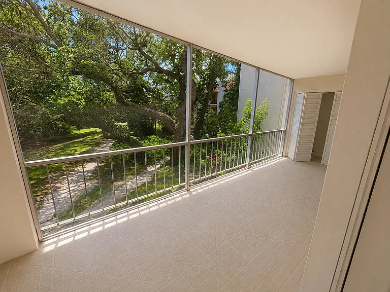 610 NW 13th St #210 — Photo 15