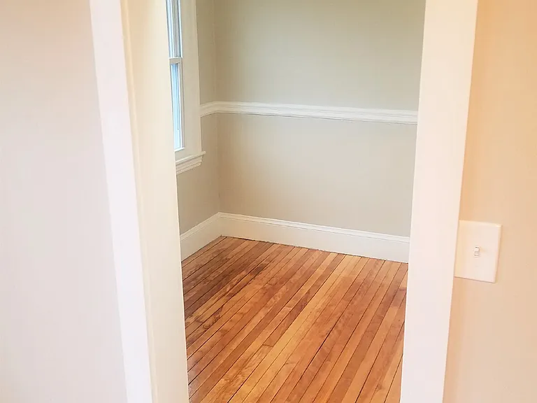 29 Loxwood St #1L — Photo 4