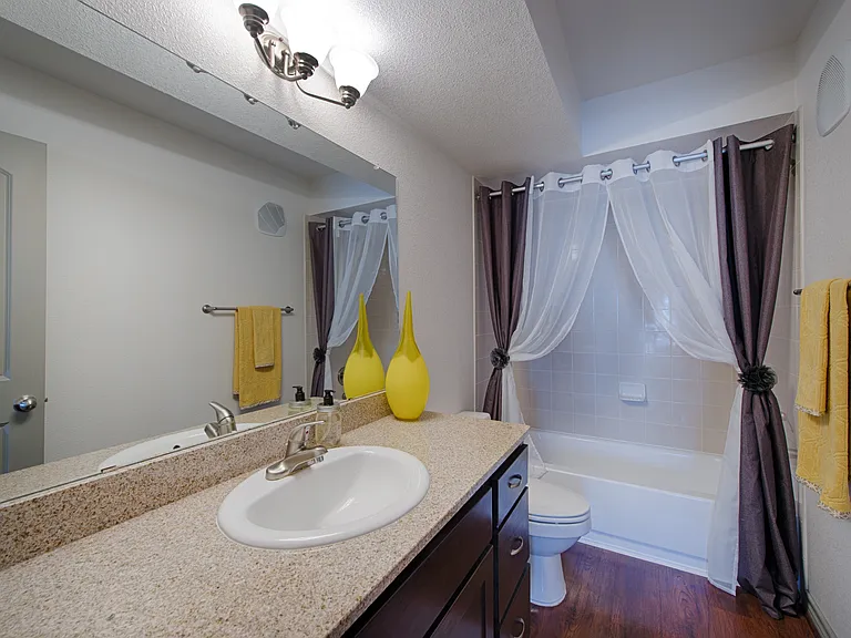 Reserve at Garden Oaks — Photo 16