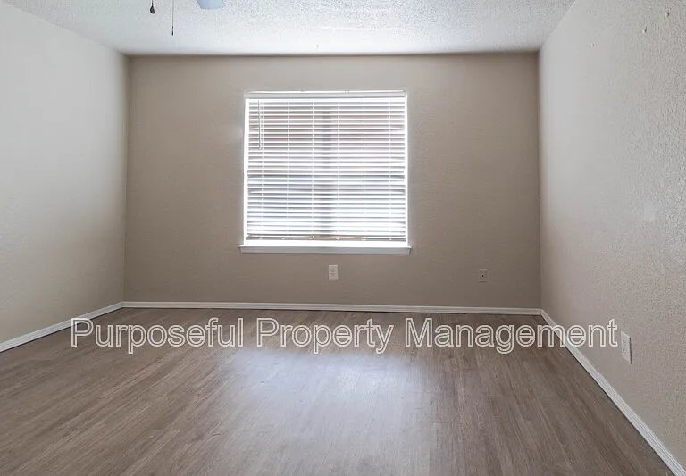 313 Belmont Dr — Photo 17
