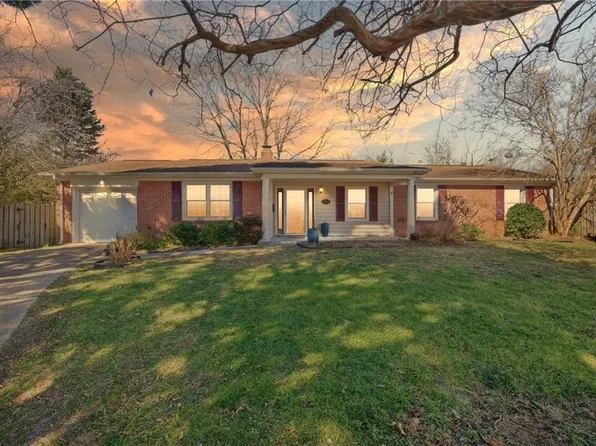 3852 Charter Oak Rd, Virginia Beach, VA 23452