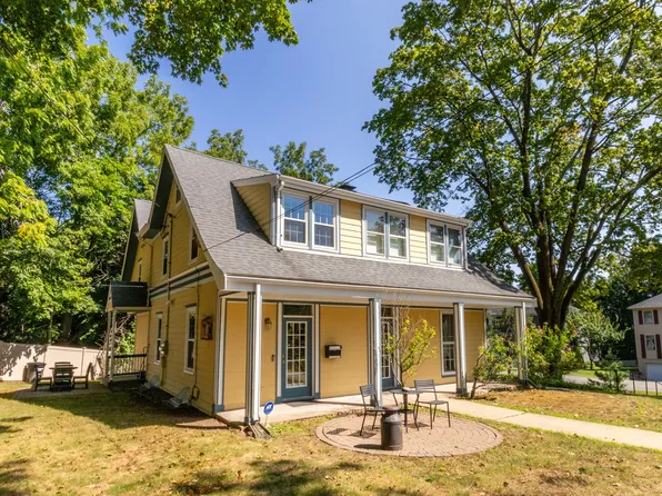 427 Pond St #E, Boston, MA 02130