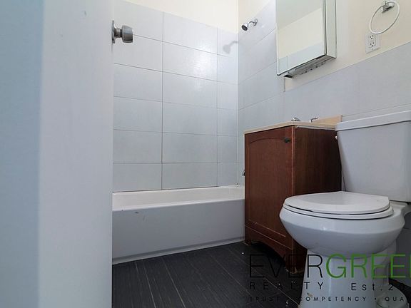 5th image of 488 Dekalb Ave #3