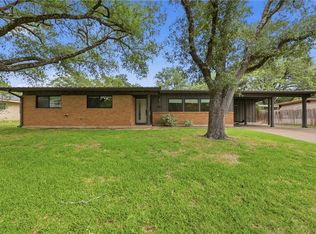 1304 Leacrest Dr, College Station, TX 77840