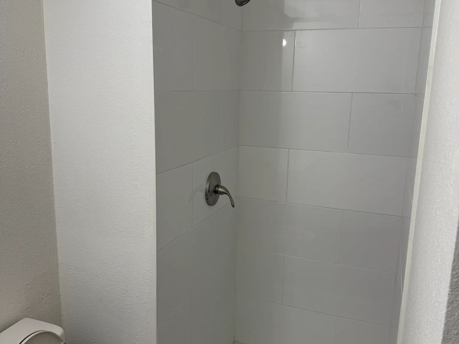 909 Sparrow Ct — Photo 2
