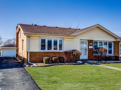 10228 S Kenneth Ave, Oak Lawn, IL, 60453