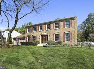 7613 Tarpley Dr, Derwood, MD 20855