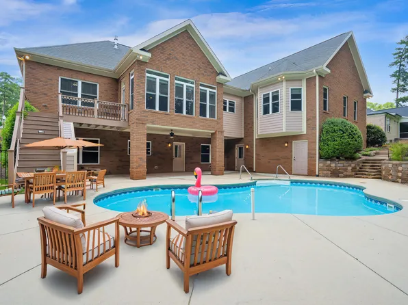3011 Carrington Ln, Sanford, NC 27330