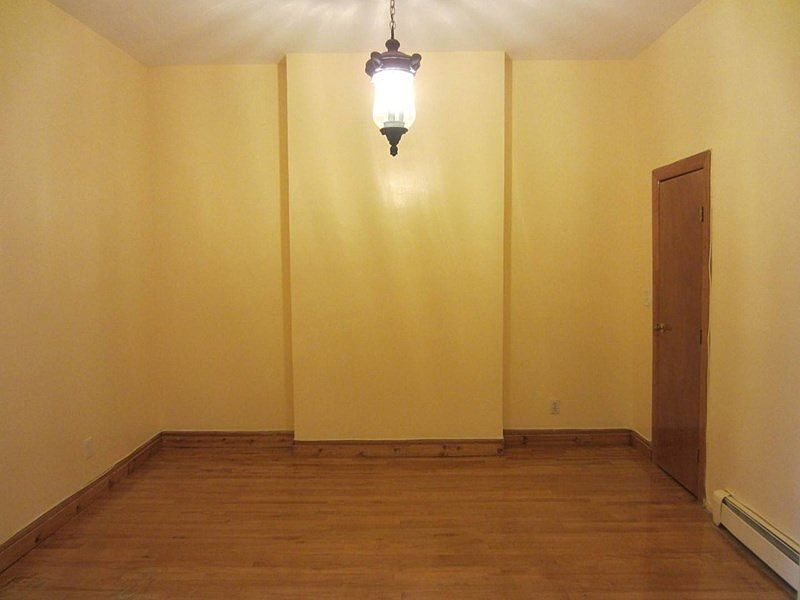 2nd image of 818 Greene Ave