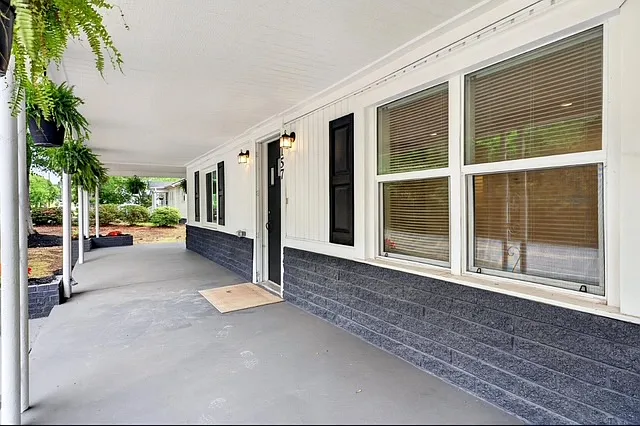 157 S Linda St — Photo 5