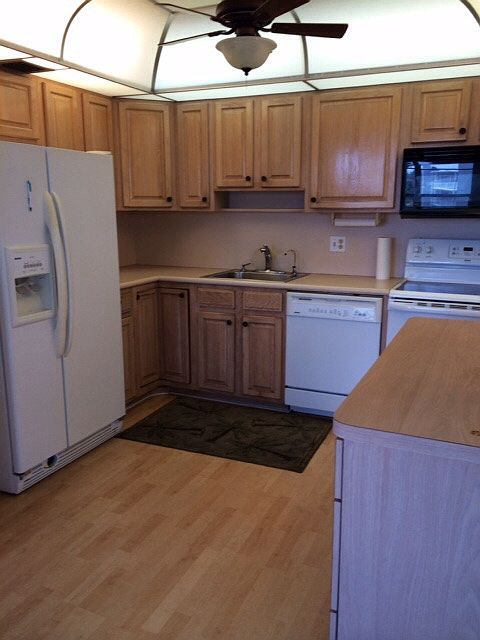 1st image of 413 Greenbrier A