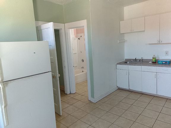 3rd image of 95 Russ St #2