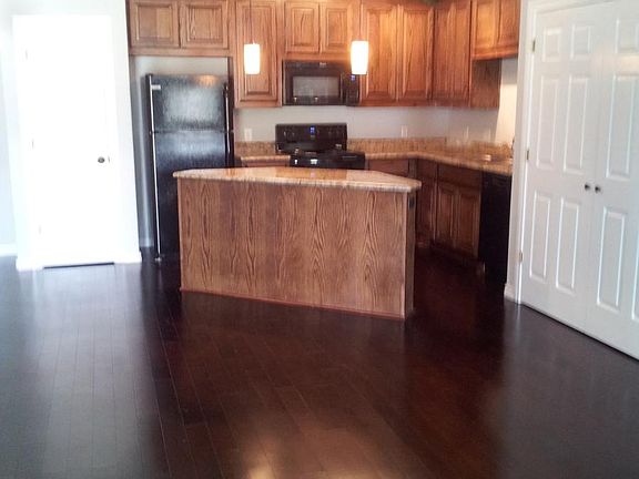 3rd image of 1730 Stonegate Dr