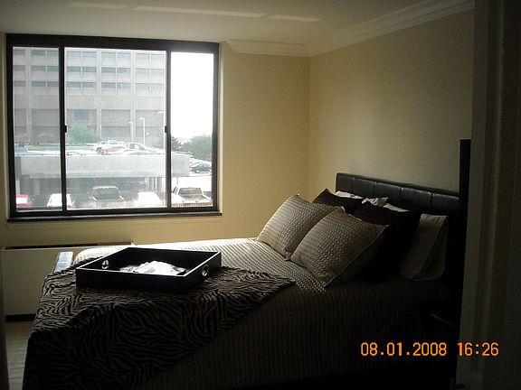 4th image of 700 E 8th St Unit 4G