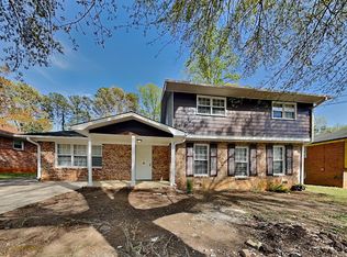 6050 Winview Dr, Forest Park, GA