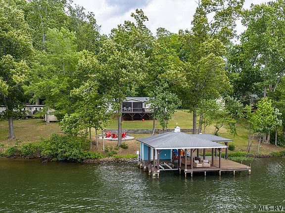 3rd image of 154 Herman Rd